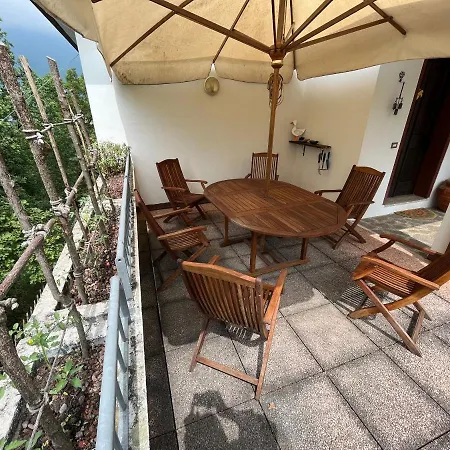 La Casa Sulla Collina Апартаменты *